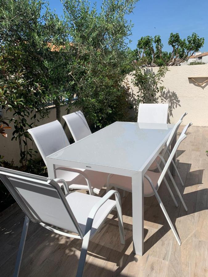 Appartement De Standing Avec Terrasse แซ็งต์-มารี-เดอ-ลา-แมร์ ภายนอก รูปภาพ
